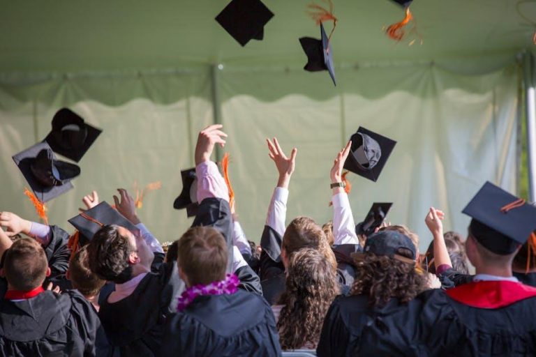 Are dental graduates being crippled with student debt? – Dentistry UK