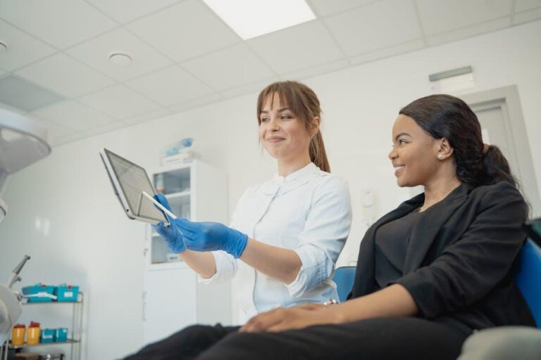 Dentists Are Sharing All The Things They Can Tell About A Patient Just By Looking Inside Their Mouth And The Responses Are Surprising – BuzzFeed