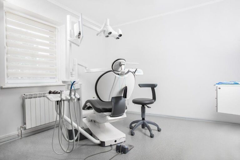Ukraine Expands Free Dental and Prosthetic Services for Military and Special Groups – Букви
